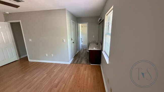 Building Photo - RATE DROP ALERT! (was $2000/month)
