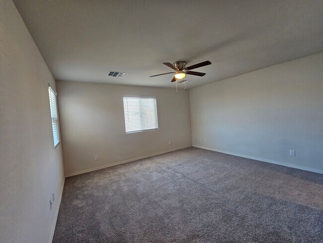 Building Photo - SHORT/LONG TERM /FREE RENT CALL FOR DETAILS