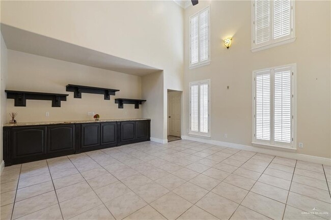 Building Photo - 29 N 1st Ln