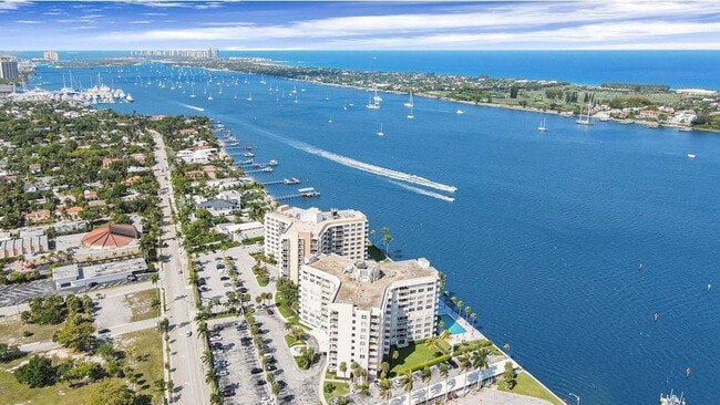 Building Photo - 2600 N Flagler Dr