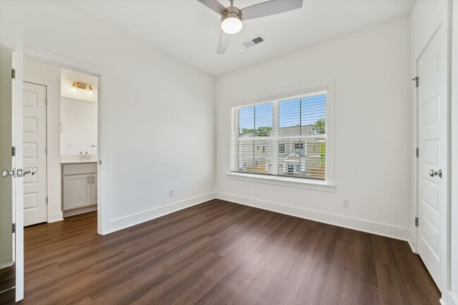 Building Photo - 4170 Prentice St