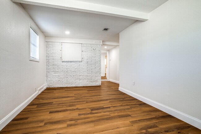 Building Photo - 13442 Flagstone Ln