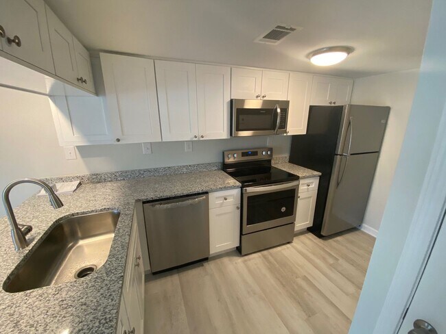 Building Photo - 307 Wilson Ave