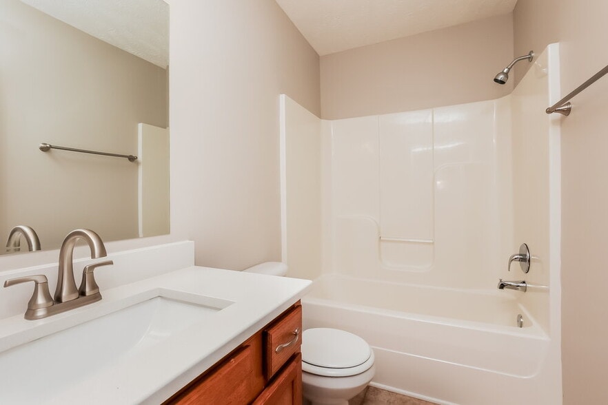 Building Photo - 2821 Painted Pony Dr