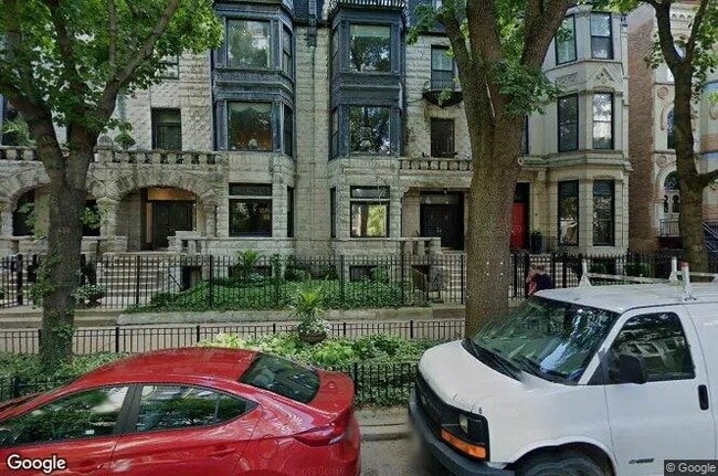 Building Photo - 1329 N Dearborn St