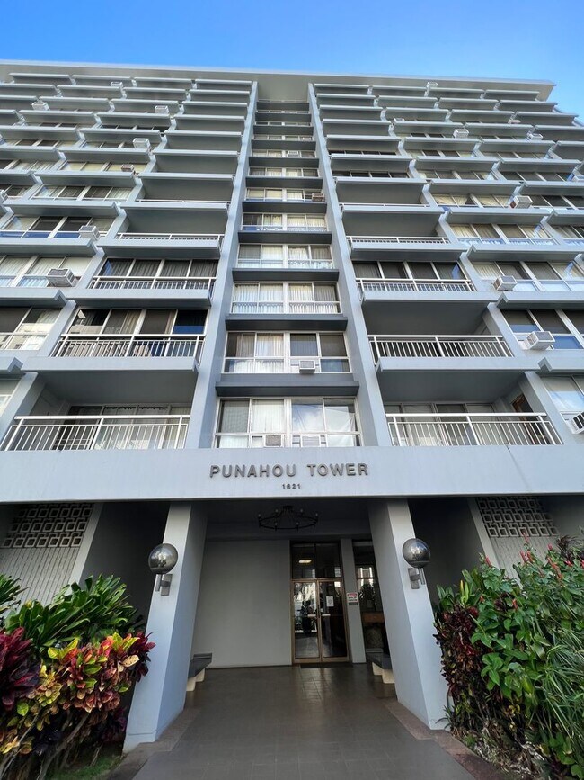 Building Photo - A/C. Two Parking Stalls. Swimming Pool. Pet Friendly. (RRLLC)