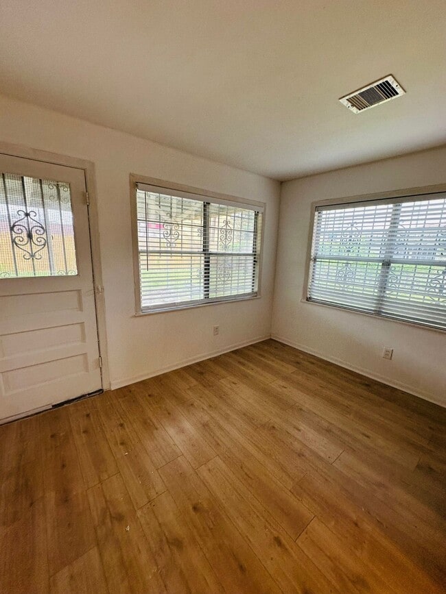 Building Photo - 4410 Billingsley St