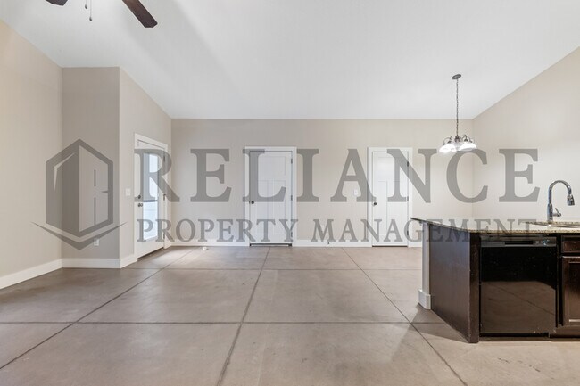 Building Photo - 3411 E Aster St