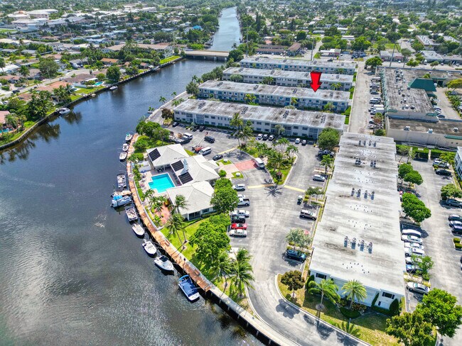 Building Photo - 130 Cypress Club Dr