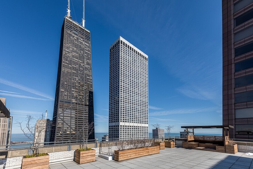 Building Photo - 777 N Michigan Ave