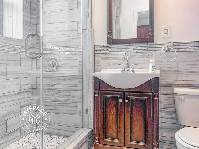 Building Photo - 330 Lewis Ave