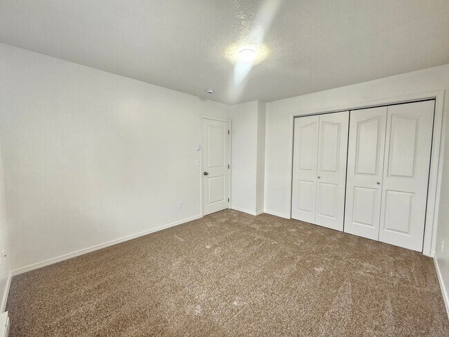 Building Photo - 12205 N Freya St