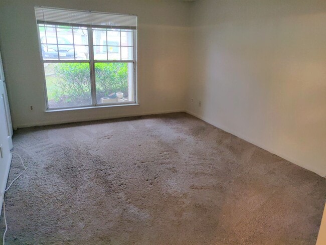 Building Photo - Charming 2 Bedroom/ 1 Bathroom Condo in Parkville, MD!