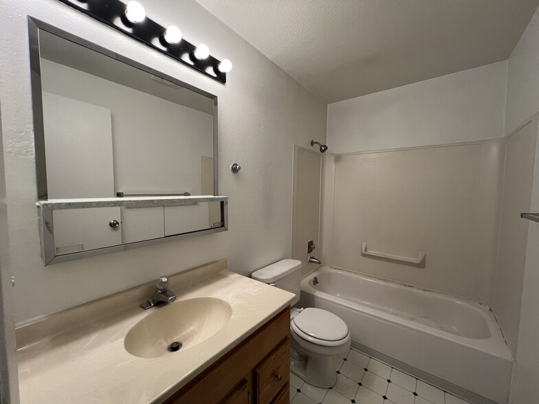 Building Photo - 17535 150th Ct SE