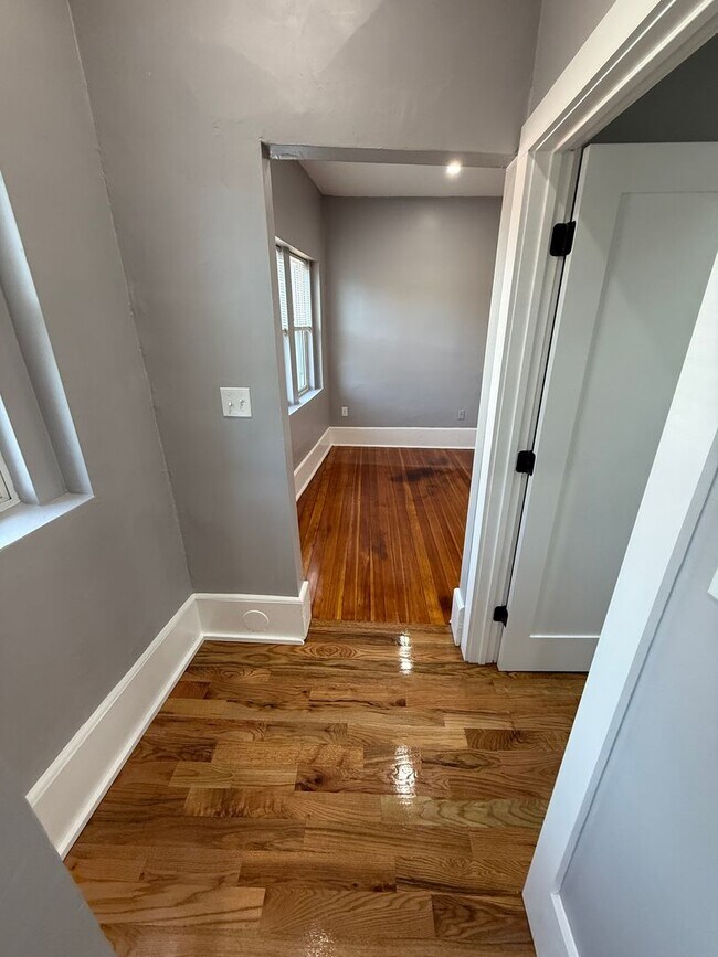 Building Photo - 2mil