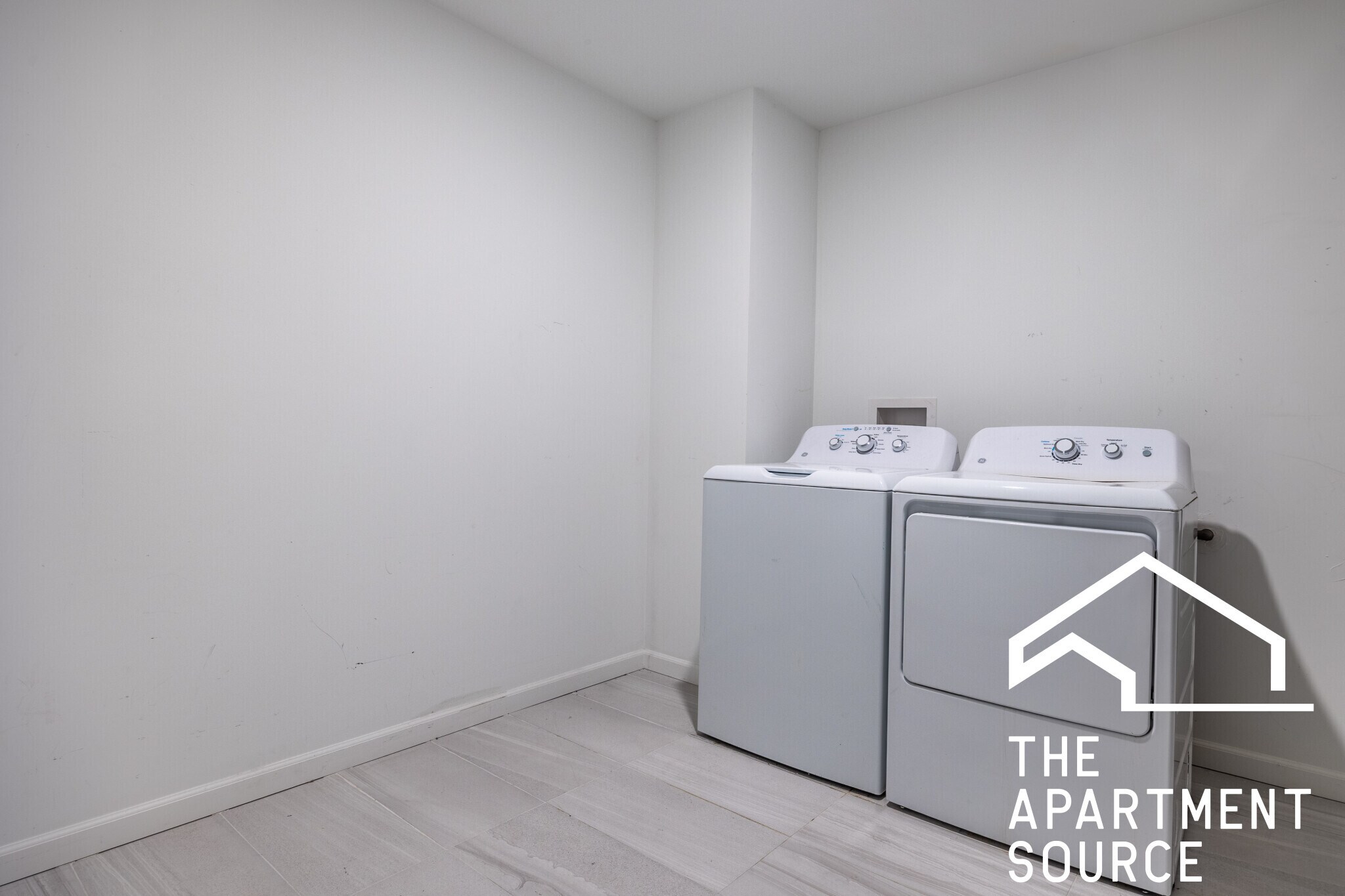 Building Photo - 2550 S Wabash Ave