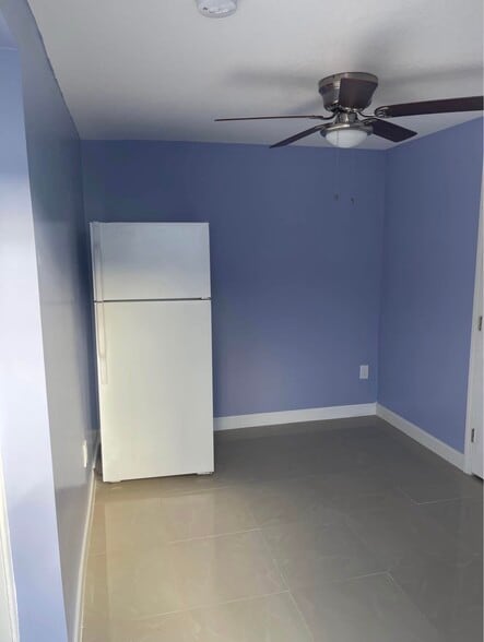 Building Photo - 941 E Dayton Cir