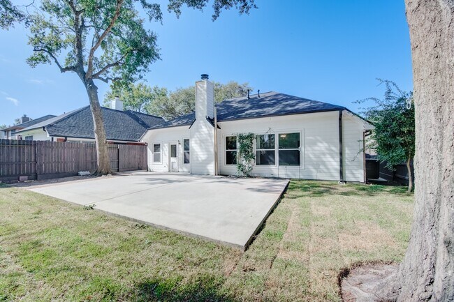 Building Photo - 31302 Baker Lake Dr