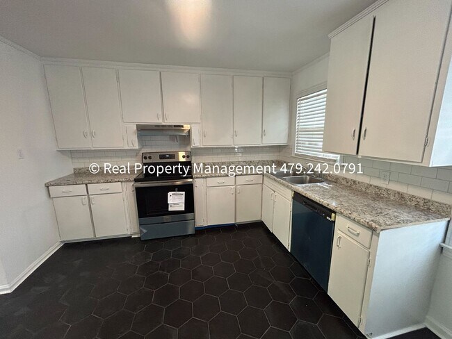 Building Photo - COMING IN JANUARY 2026 -  Bed 1 Bath HOUSE...