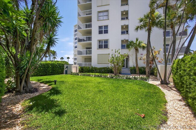 Building Photo - 2600 N Flagler Dr