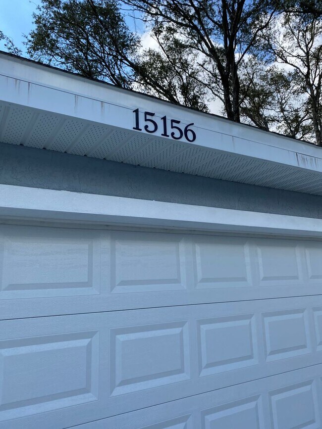 Building Photo - Desirable SW Ocala Neighborhood 3/2/2 **WON'T LAST**