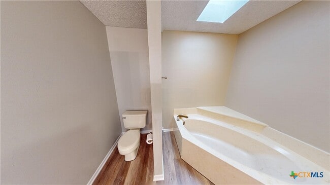 Building Photo - 4505 River Oaks Dr