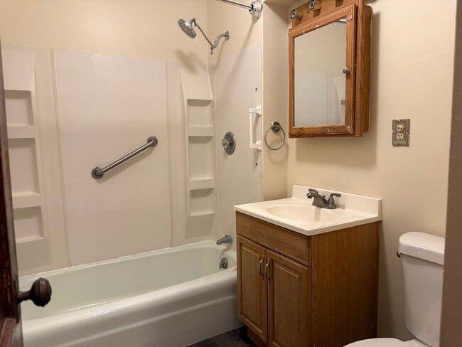 Building Photo - BEAUTIFUL SINGLE FAMILY MOVE-IN READY!!!