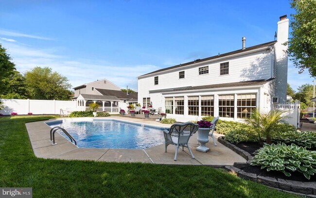 Building Photo - 5 Greenleigh Cir