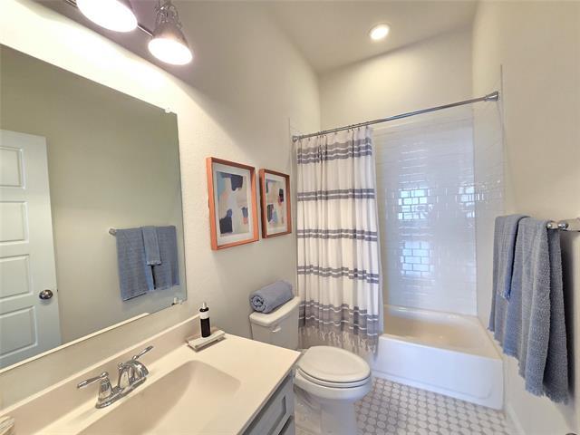 Building Photo - 3897 Washburne Dr