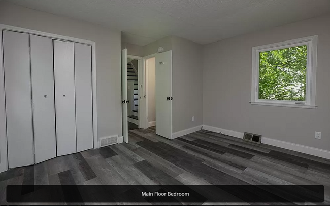 Building Photo - 8 18th Ave SW