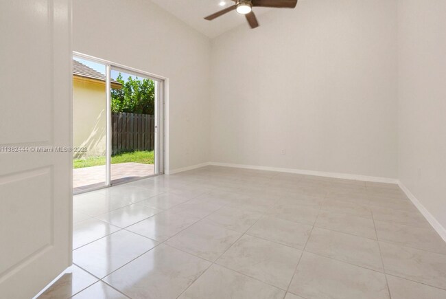 Building Photo - 3025 NW 99th Pl