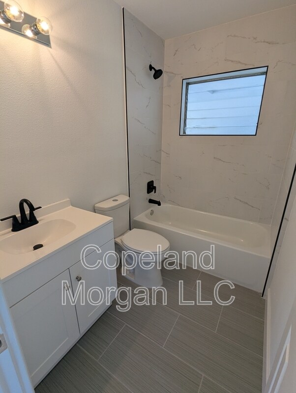 Building Photo - 4525 29th Ave S