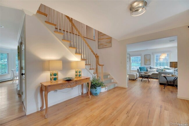 Building Photo - 1460 Hillcrest Dr