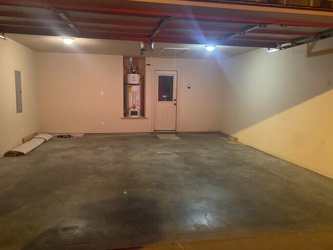Building Photo - 5429 William Ln