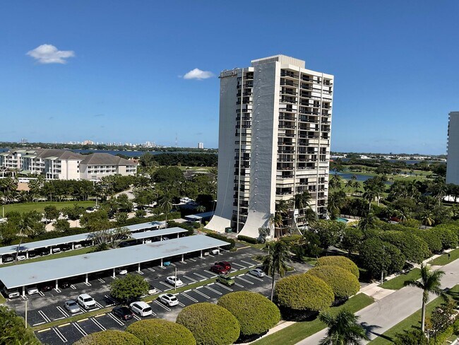 Building Photo - 2425 Presidential Way