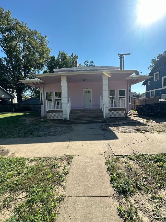 Primary Photo - 150 N Eleventh St