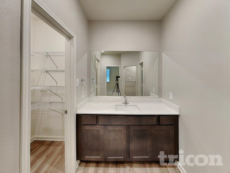 Building Photo - 304 Micah Ln