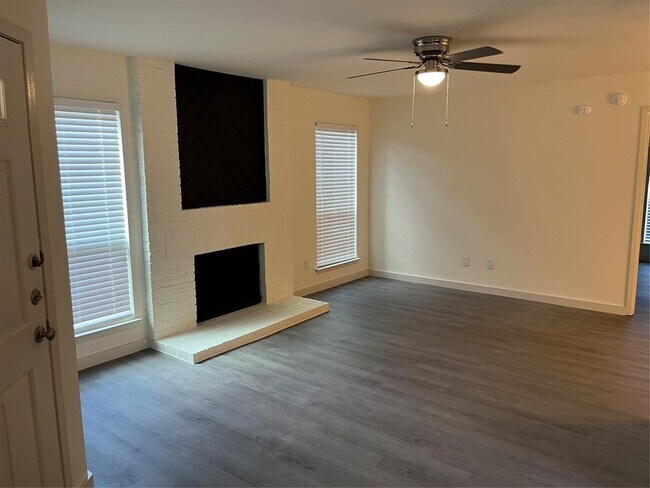 Building Photo - 10616 Mellow Meadow Dr