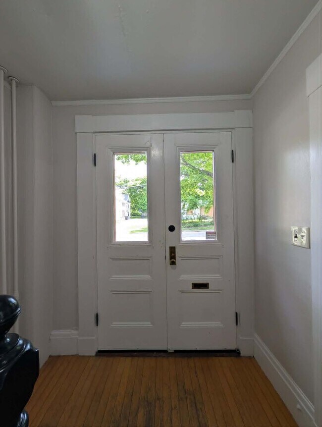 Building Photo - 258 Essex St