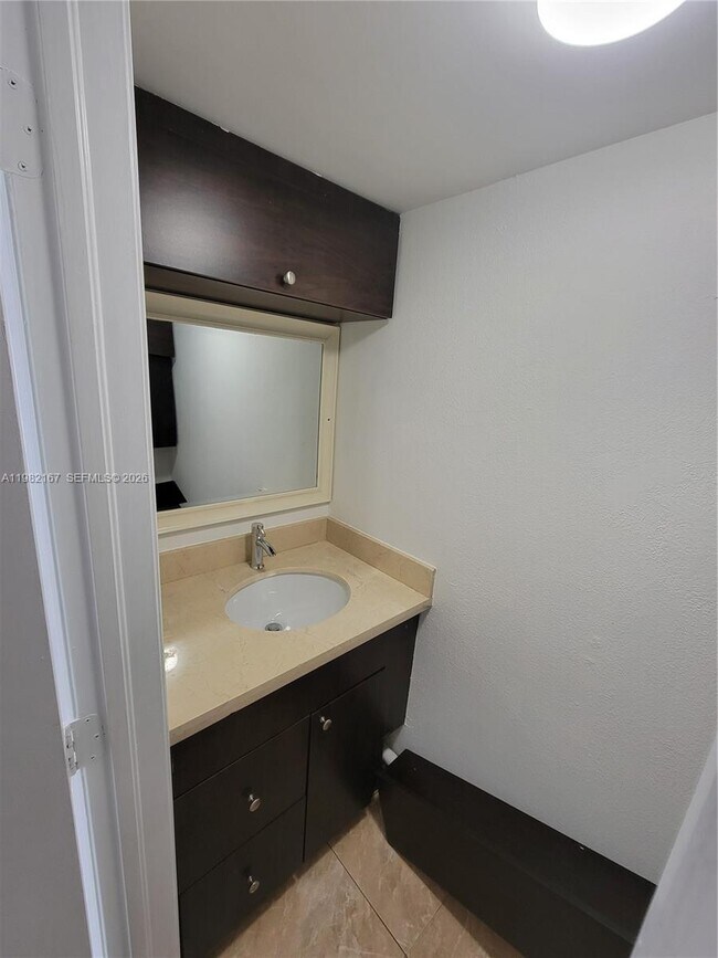 Building Photo - 3011 W 76th St