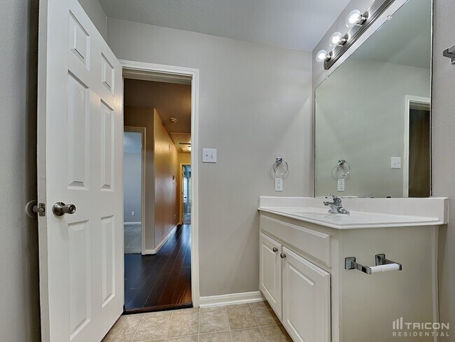 Building Photo - 28715 Nueces River Ct
