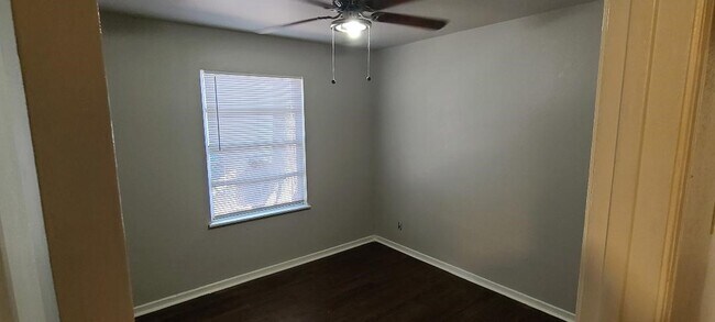 Building Photo - 5615 Simsdale St