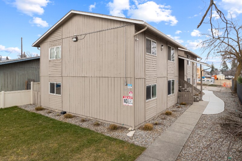 Building Photo - 3012 N Hogan St