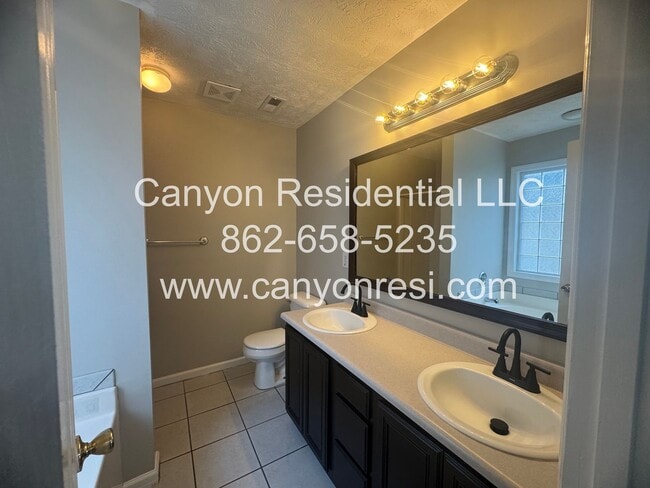 Building Photo - Spacious 3-Bedroom Home for Rent in Hope M...