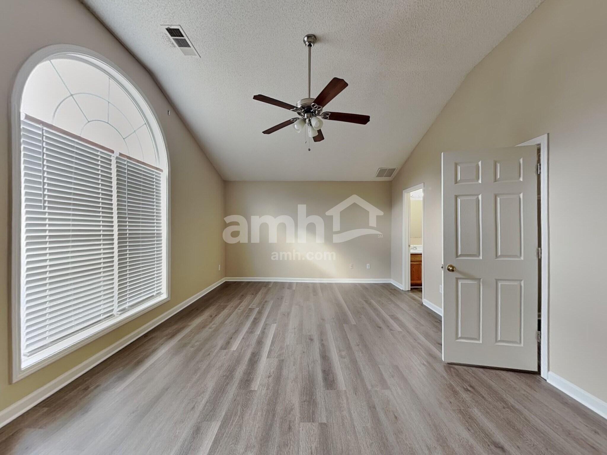 Building Photo - 5029 Kens Ct