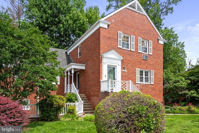 Primary Photo - 1535 Mt Eagle Pl