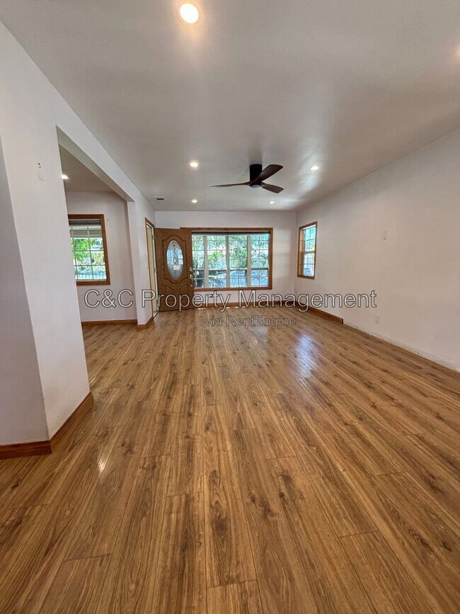 Building Photo - 2918 Gibson Pl