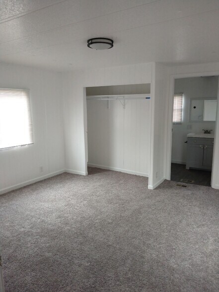 Building Photo - 15770 E Colfax Ave