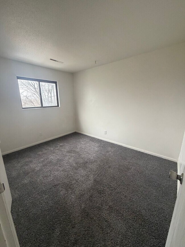 Building Photo - 3401 Blackhawk Rd