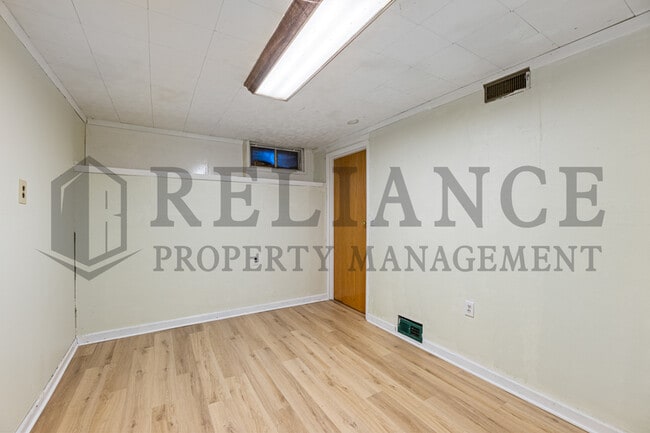 Building Photo - 510 W 30th St